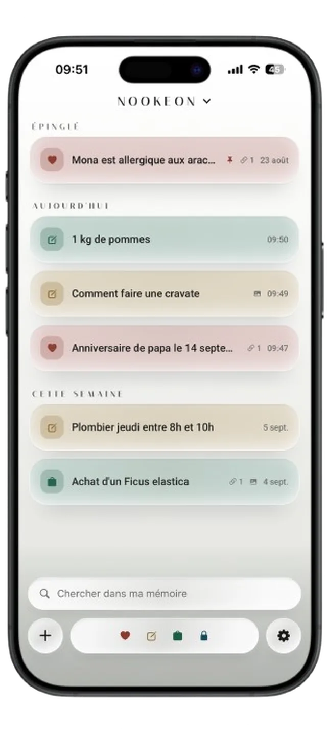 L’écran d’accueil de Nookeon sur un iPhone : les notes du jour, rangées toutes seules.